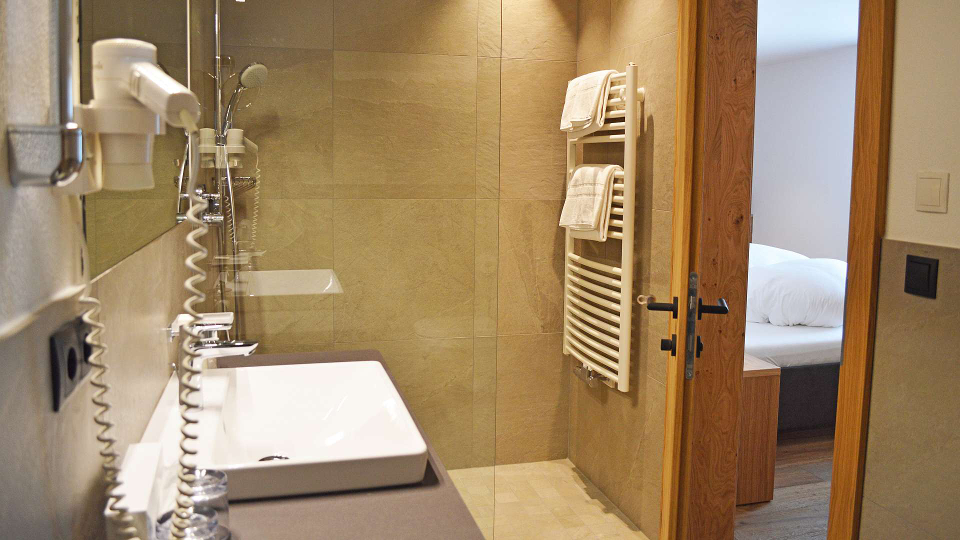 Zimmer Oberhaus - Badezimmer